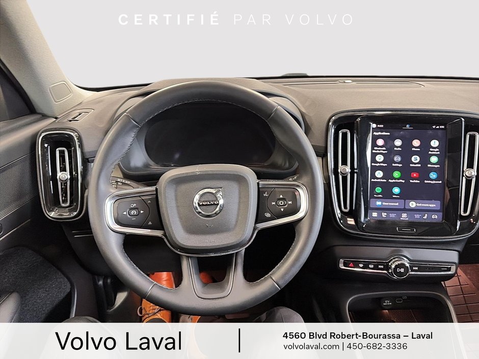 Volvo XC40 Plus Dark Theme 2024-9