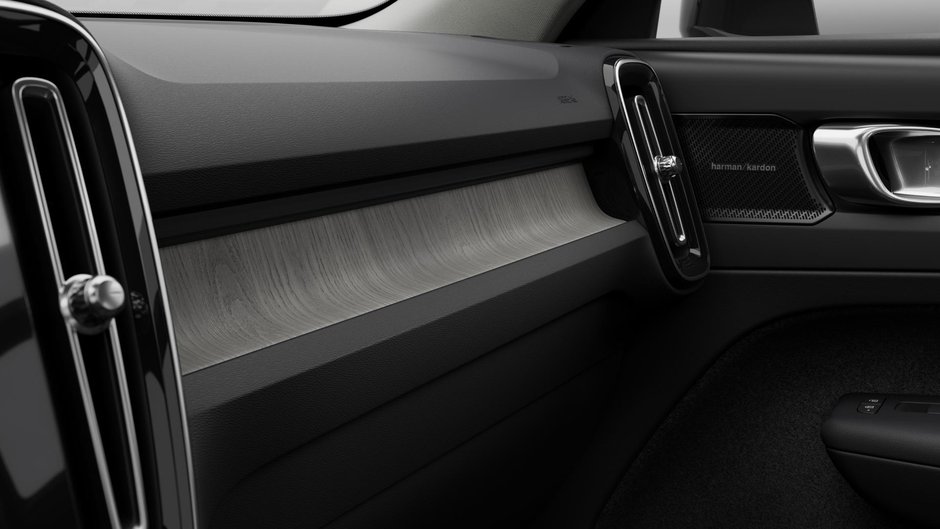 Volvo XC40 Ultra Dark Theme 2025-6