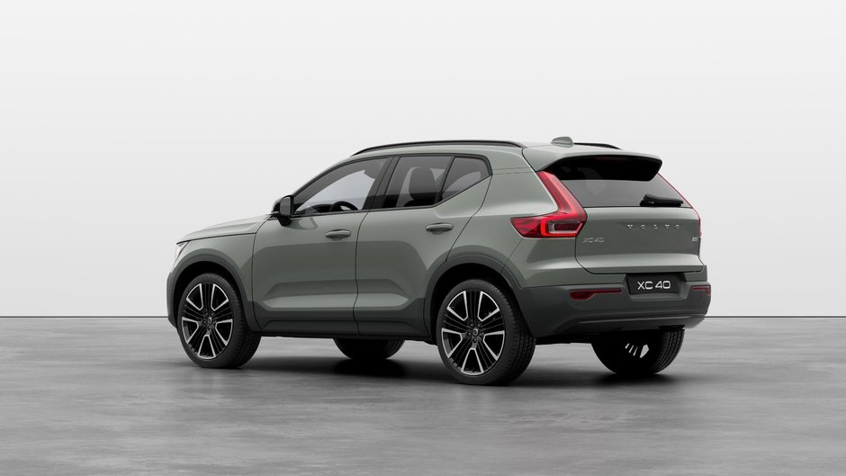 Volvo XC40 Ultra Dark Theme 2025-1