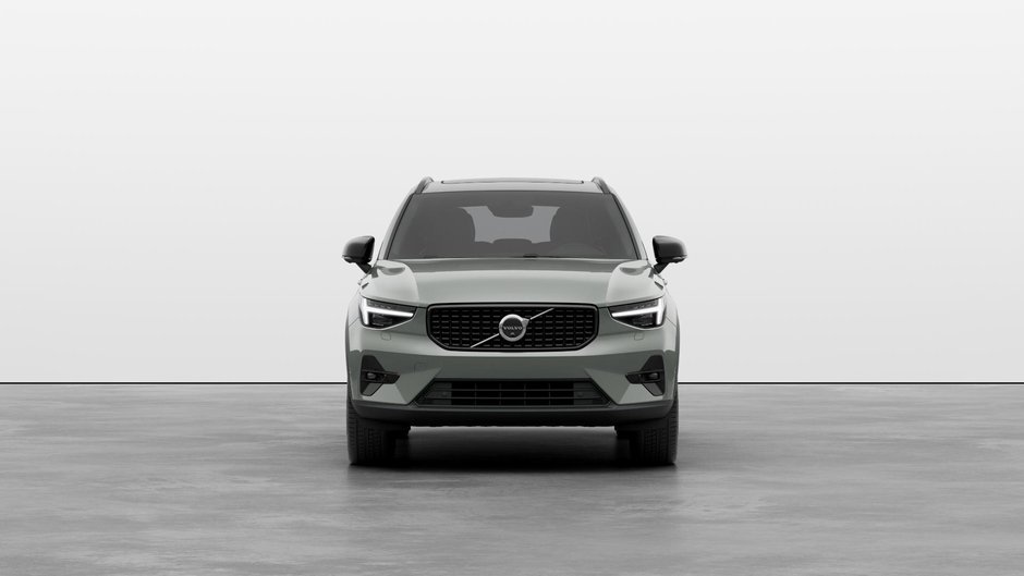 Volvo XC40 Ultra Dark Theme 2025-2