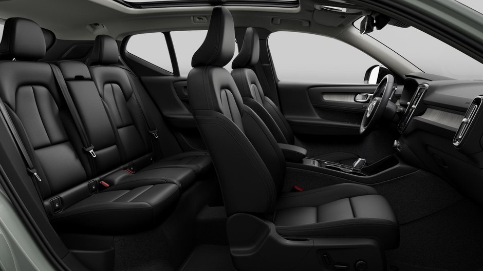 Volvo XC40 Ultra Dark Theme 2025-10