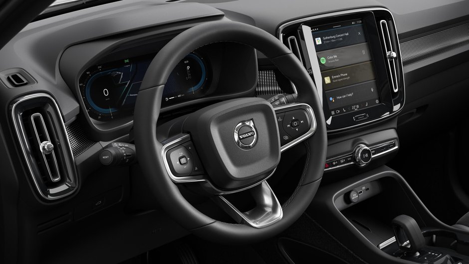 Volvo XC40 Plus Dark Theme 2025-11