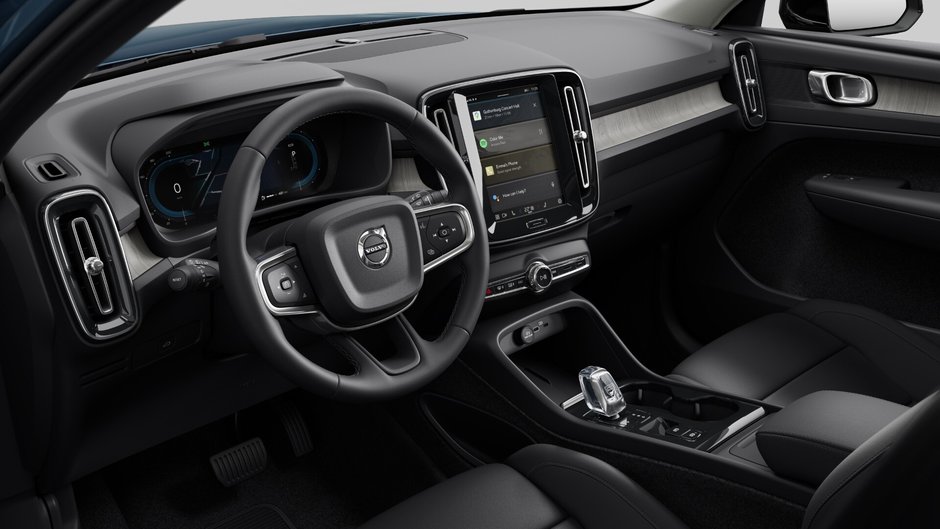 Volvo XC40 Plus Dark Theme 2025-7