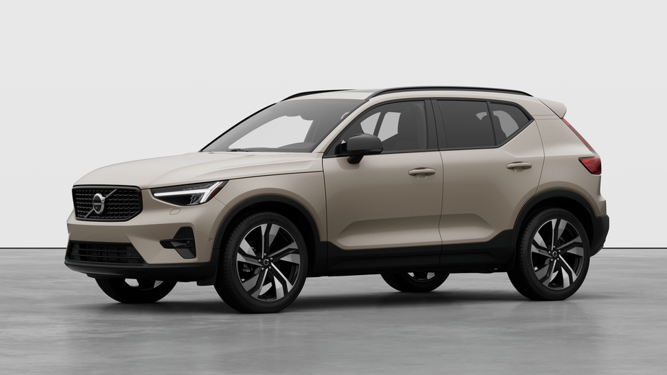 Volvo XC40 Plus Dark Theme 2026 à Laval, Québec