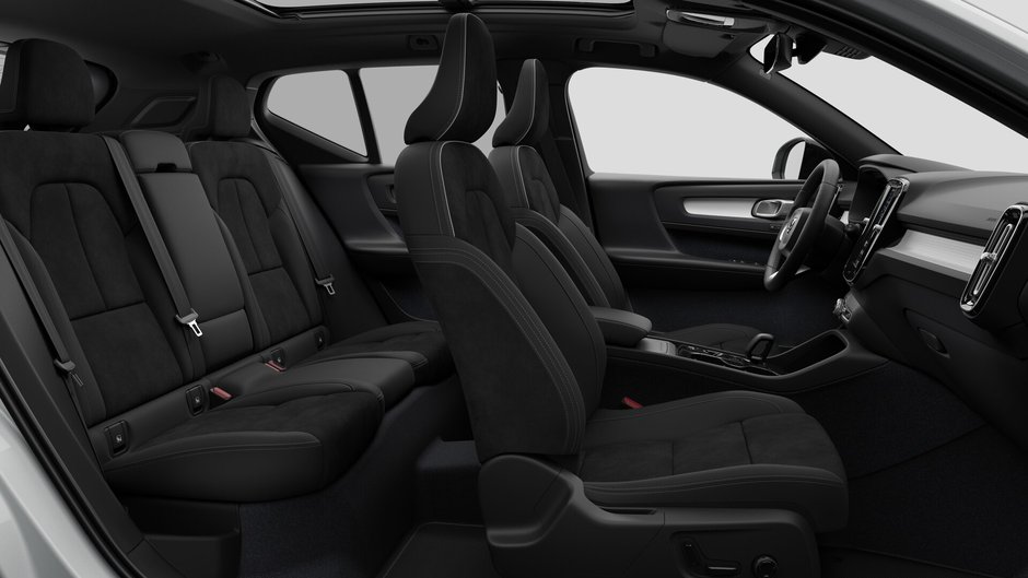 2026 Volvo XC40 Plus Dark Theme-12