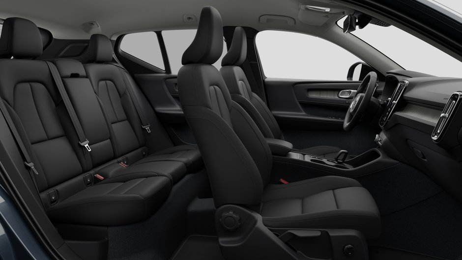Volvo XC40 Core Dark Theme 2026-12