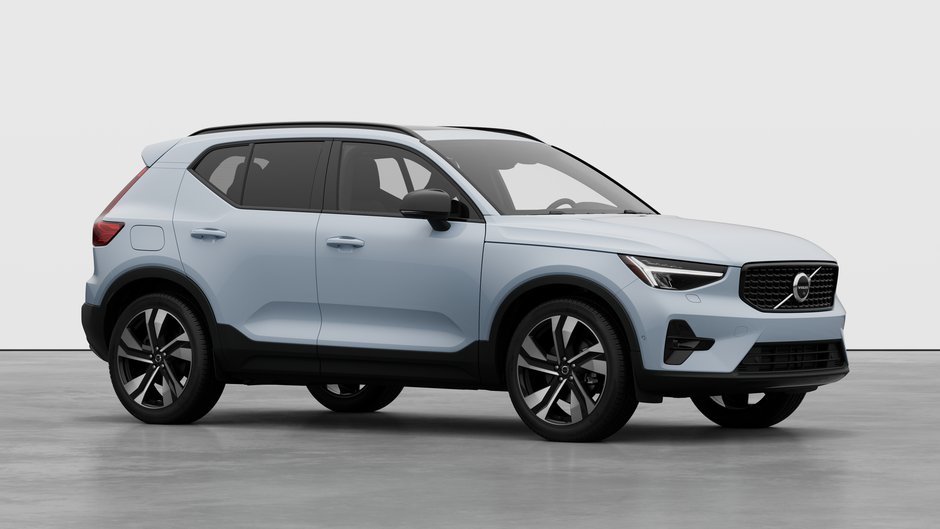 Volvo XC40 Plus Dark Theme 2026-2