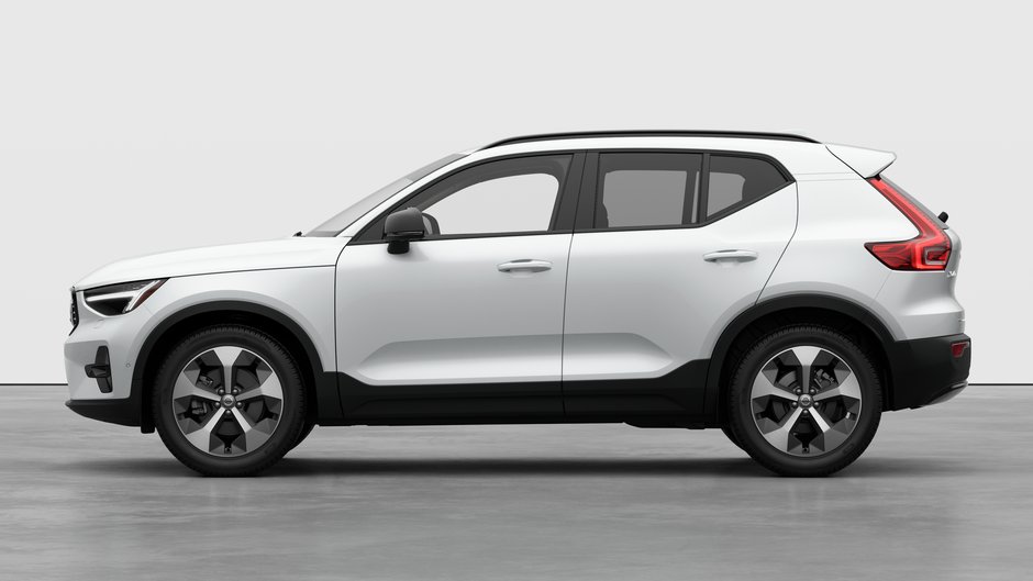 Volvo XC40 Plus Dark Theme 2026-7