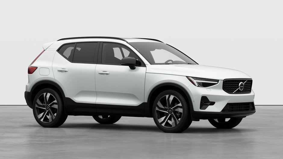 Volvo XC40 Plus (Dark Theme) 2026-2
