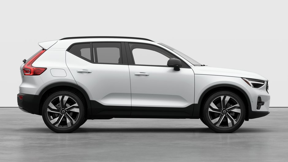 Volvo XC40 Plus (Dark Theme) 2026-6