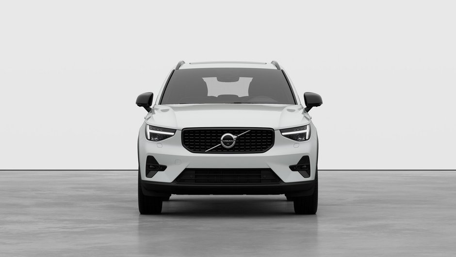 2026 Volvo XC40 Plus (Dark Theme)-4