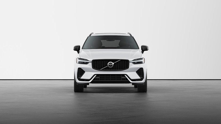 Volvo XC60 Plug-In Hybrid Ultra Dark Theme 2025-2