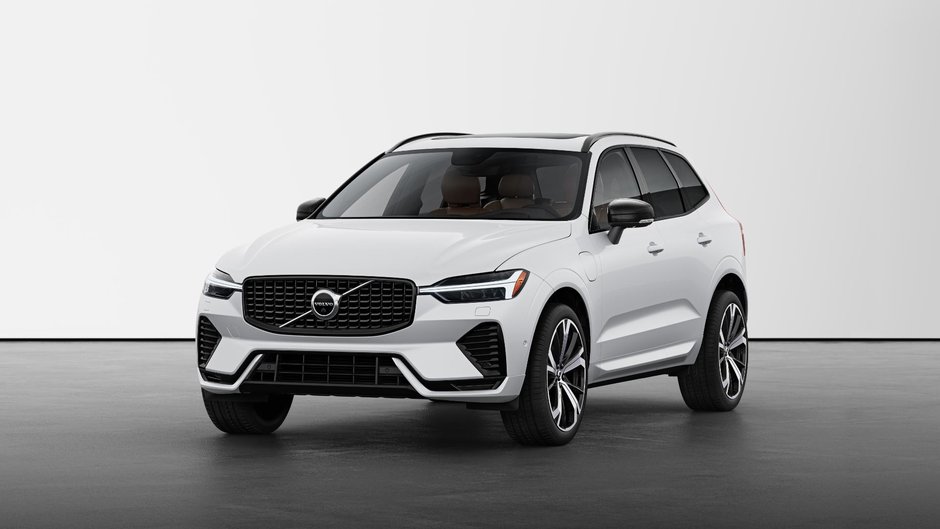 2025 Volvo XC60 Plug-In Hybrid Ultra Dark Theme in Brossard, Quebec