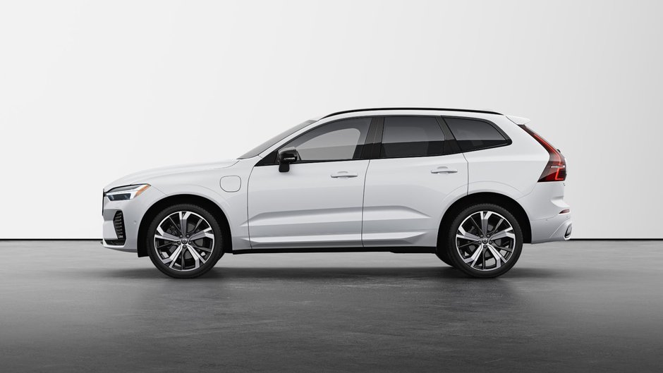 Volvo XC60 Plug-In Hybrid Ultra Dark Theme 2025-5
