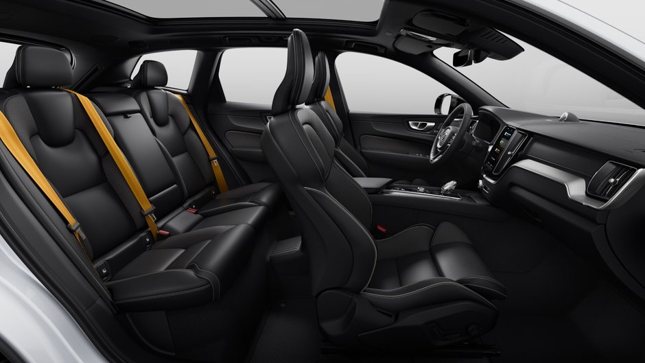 Volvo XC60 Plug-in Hybrid Polestar Engineered 2025-10