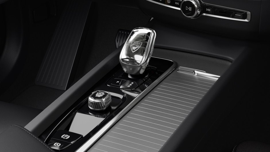 Volvo XC60 Plug-in Hybrid Polestar Engineered 2025-8