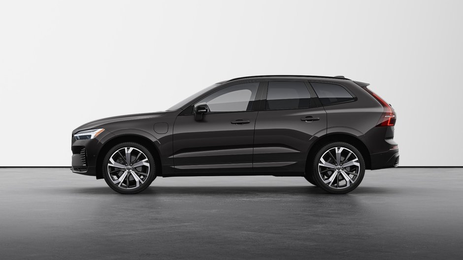 Volvo XC60 Plug-In Hybrid Ultra Dark Theme 2025-5