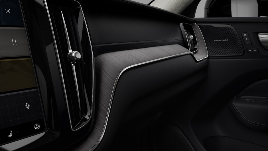 Volvo XC60 Plug-In Hybrid Ultra Dark Theme 2025-6