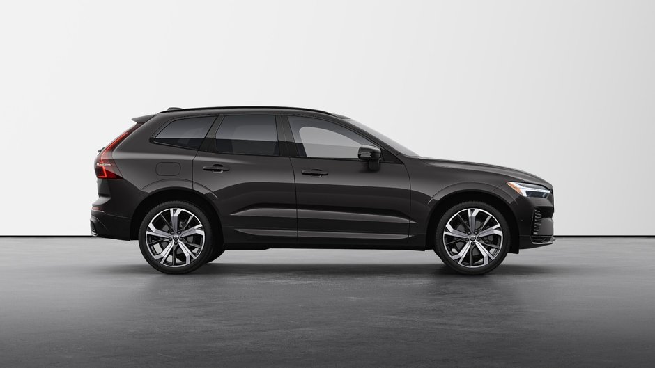 Volvo XC60 Plug-In Hybrid Ultra Dark Theme 2025-4