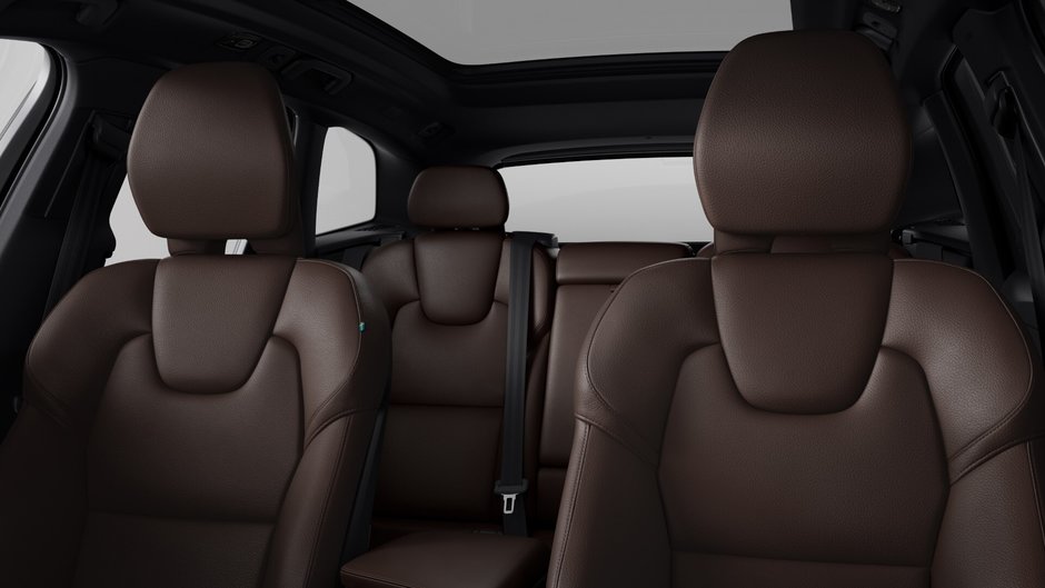 Volvo XC60 Plug-in Hybrid Plus Dark Theme 2025-9