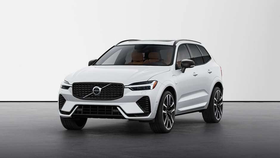 Volvo XC60 Plug-in Hybrid Ultra Dark Theme 2025 à Laval, Québec