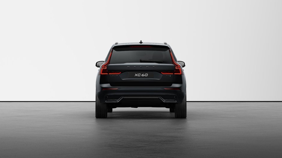 2025 Volvo XC60 Plug-In Hybrid Ultra Black Edition-3