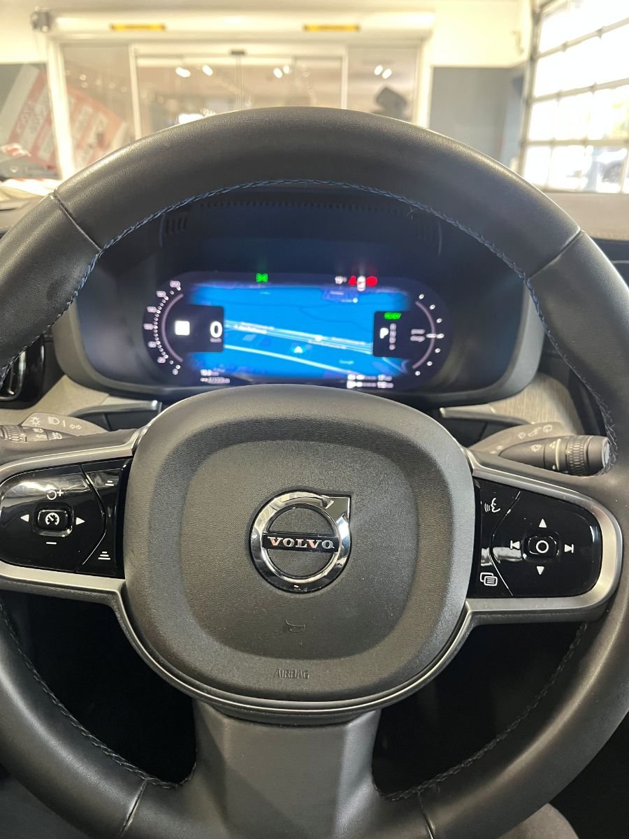 Volvo XC60 Plug-In Hybrid Ultra Dark Theme 2025-9