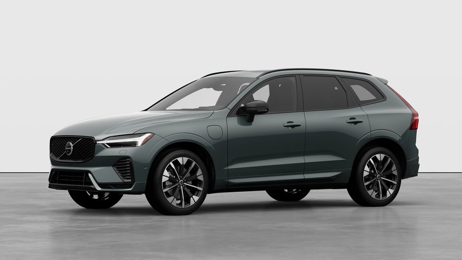 Volvo XC60 Plug-in Hybrid Plus Dark Theme 2026 à Laval, Québec