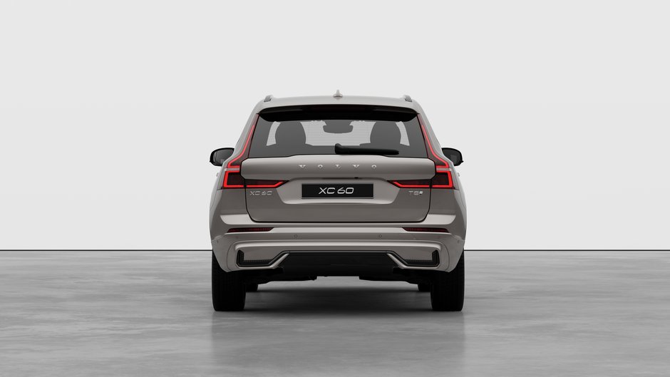 Volvo XC60 Plug-in Hybrid Plus Dark Theme 2026-5