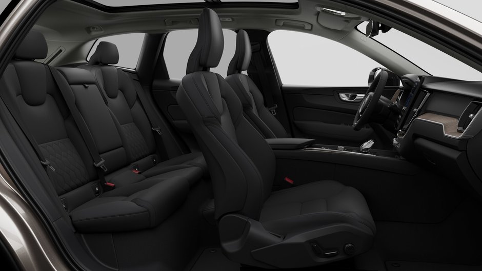 Volvo XC60 Plug-In Hybrid Plus Dark Theme 2026-12