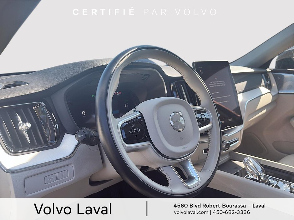 2026 Volvo XC60 Plug-In Hybrid Ultra Dark Theme-8