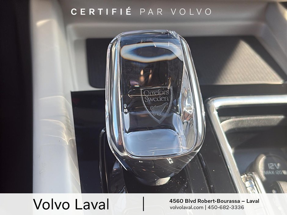 2026 Volvo XC60 Plug-In Hybrid Ultra Dark Theme-10