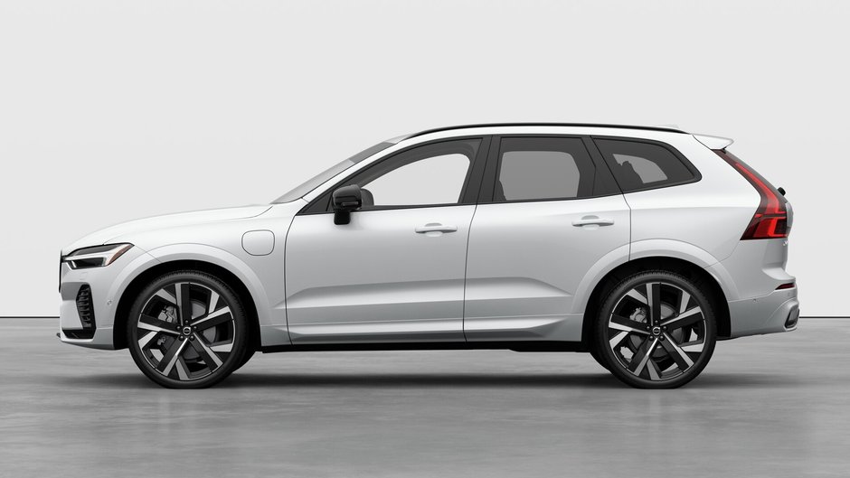2027 Volvo XC60 Plug-in hybrid Ultra (Dark Theme)-7