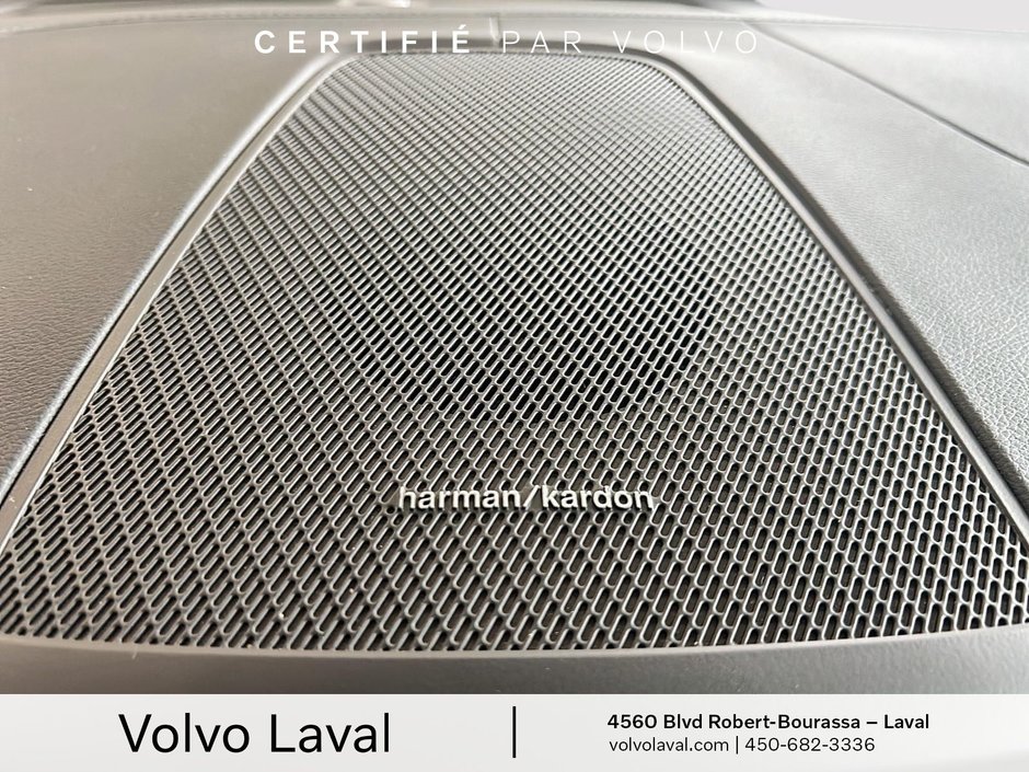 2024 Volvo XC60 Recharge Ultimate Dark Theme-9