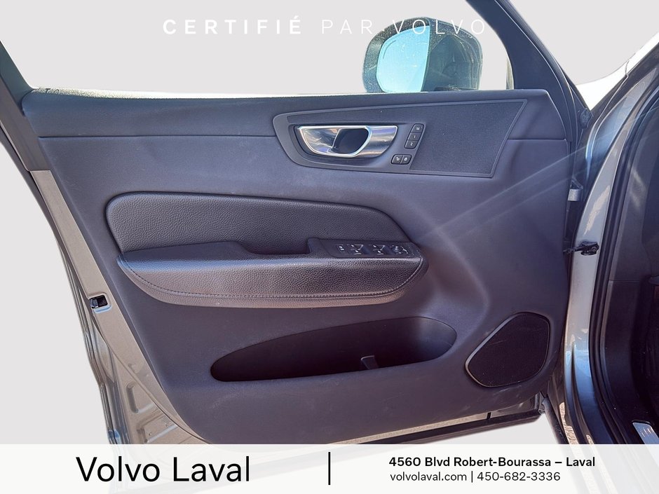 Volvo XC60 Momentum 2021-9