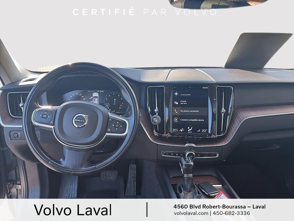 Volvo XC60 Momentum 2021-8