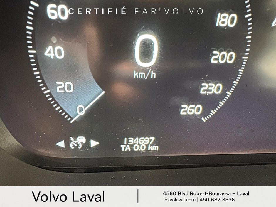 Volvo XC60 Momentum 2021-11