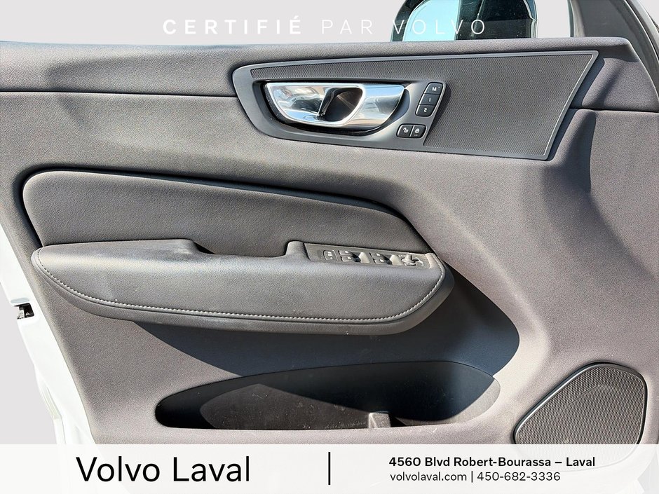 2023 Volvo XC60 Plus Dark Theme-9