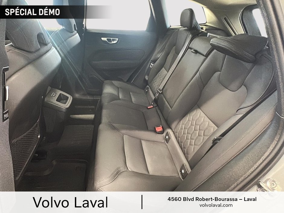 Volvo XC60 Plus Dark Theme 2026-8