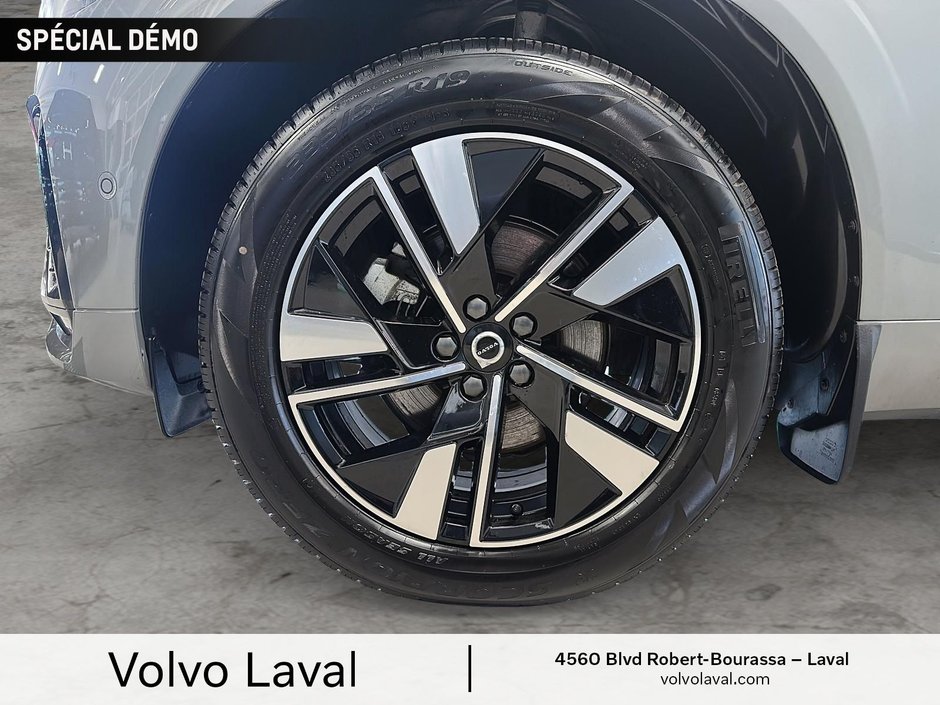 Volvo XC60 Plus Dark Theme 2026-15