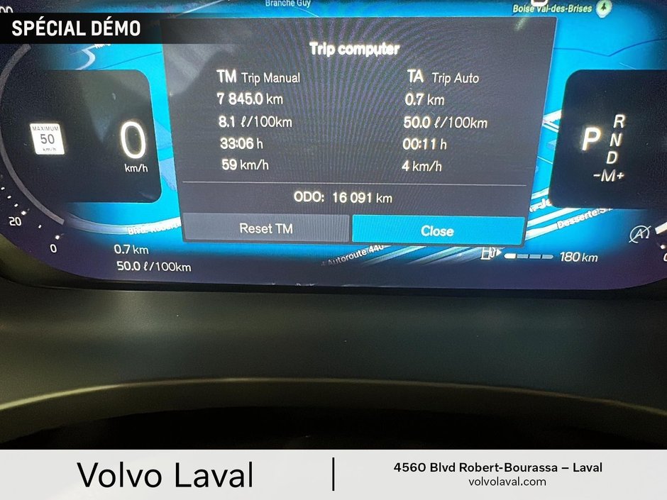 Volvo XC60 Plus Dark Theme 2026-18