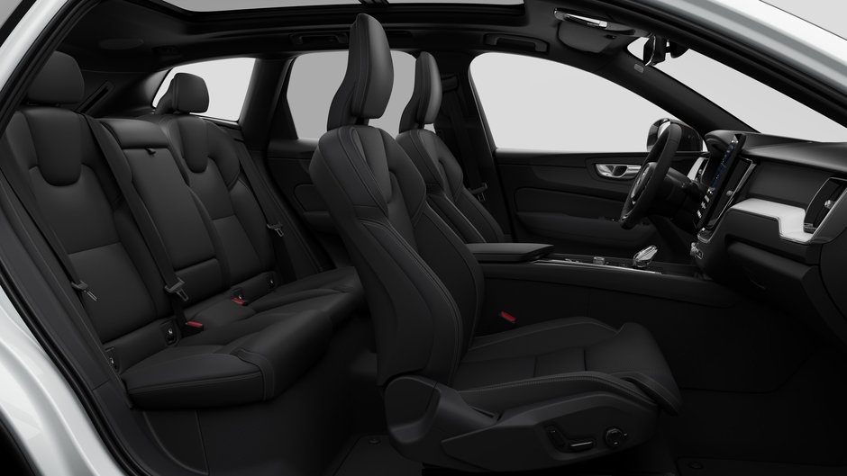 2027 Volvo XC60 Plus Black Edition-12