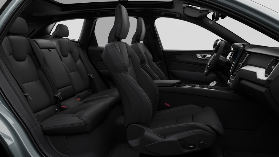 2027 Volvo XC60 Plus Black Edition-12