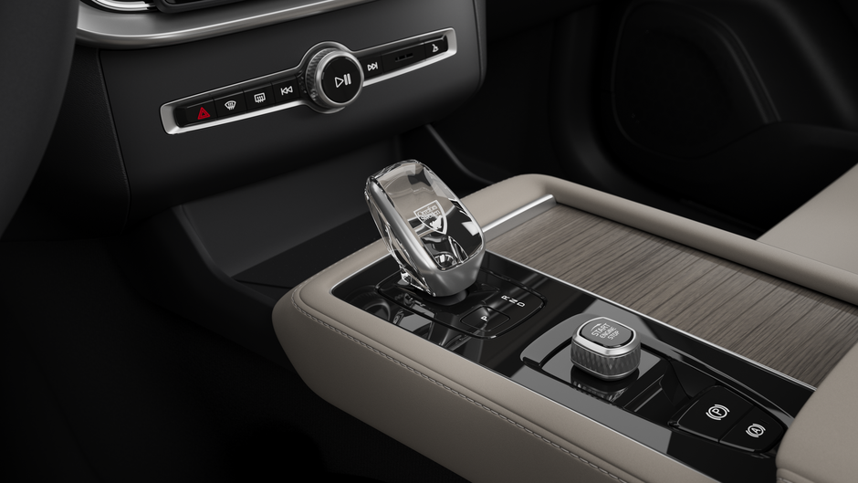 Volvo XC90 Plug-In Hybrid Plus Dark Theme 2026-10