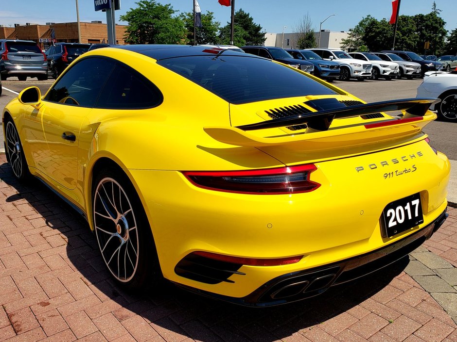 2017 Porsche 911 TURBO S-6