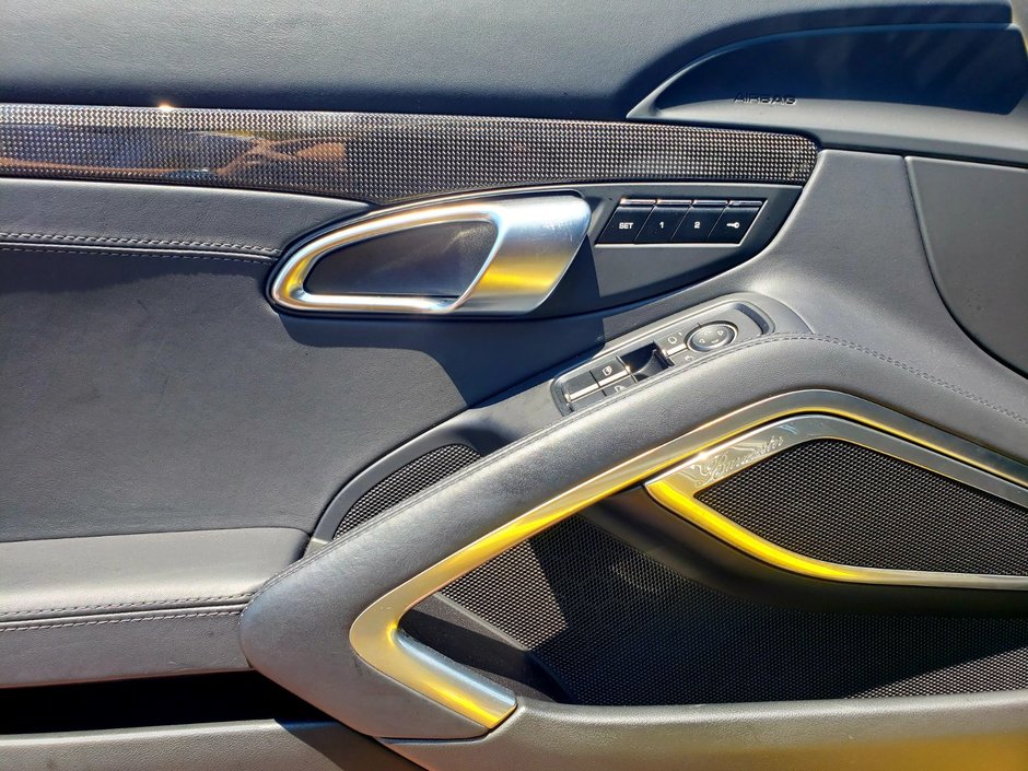 2017 Porsche 911 TURBO S-11