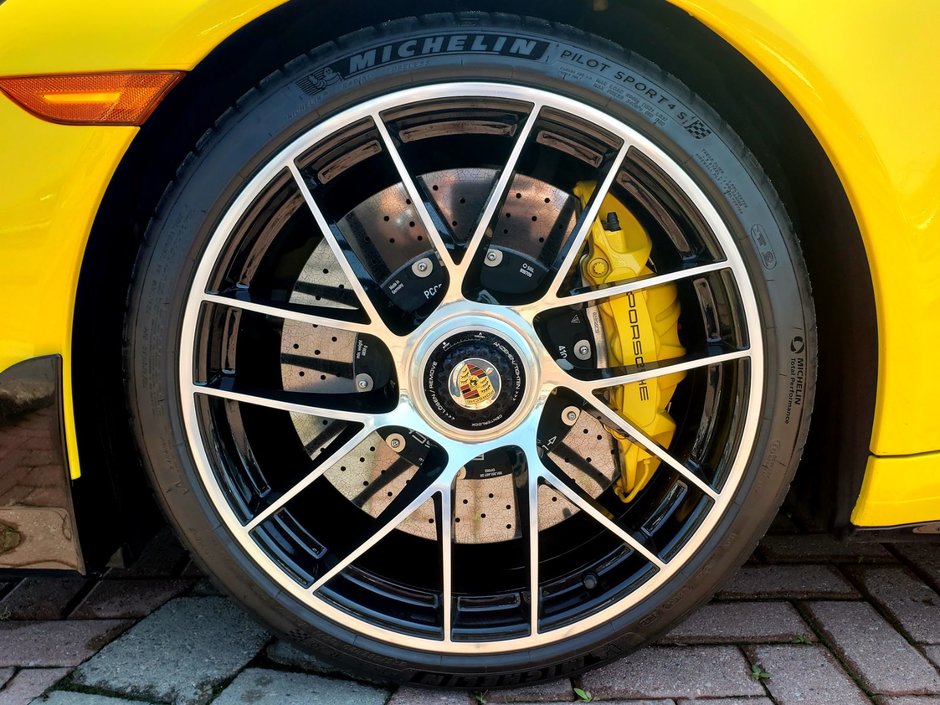 2017 Porsche 911 TURBO S-28