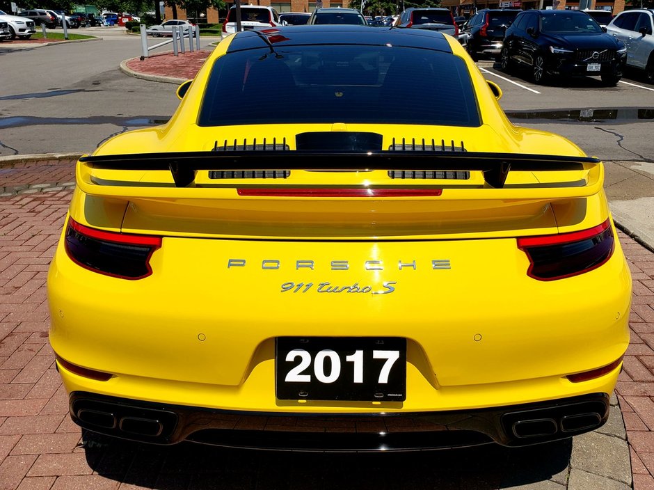 2017 Porsche 911 TURBO S-26