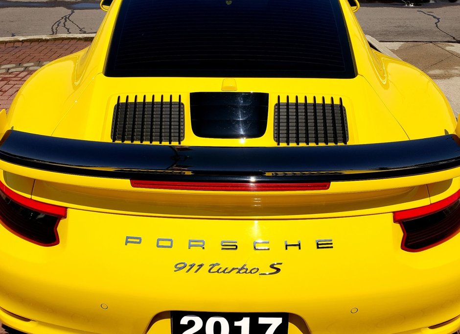 2017 Porsche 911 TURBO S-24