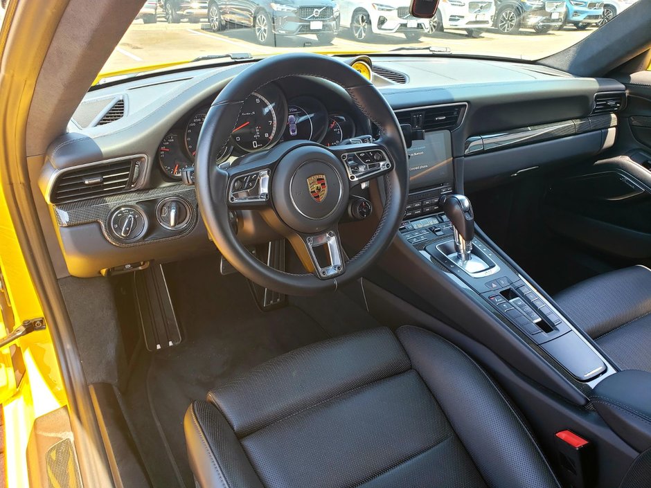 2017 Porsche 911 TURBO S-4